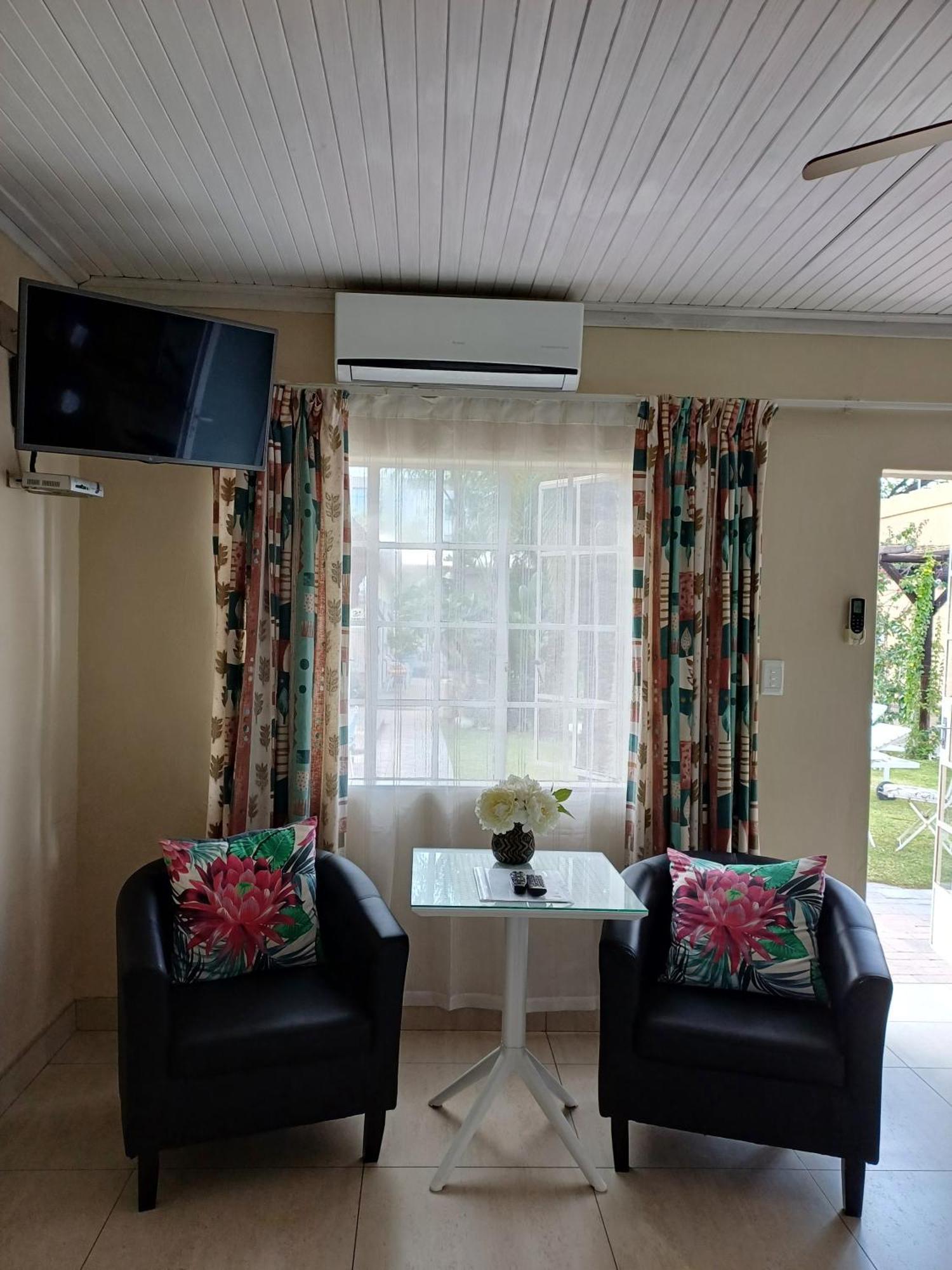 Capbon Guesthouse Windhoek Luaran gambar